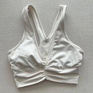 Alo Wild Things Sports Bra in off white